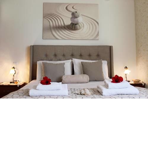 Amazing Beachfront Apartment in Hersonissos