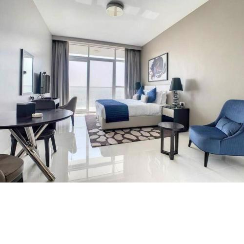 Amazing Golf View Studio in Artesia Damac Hills