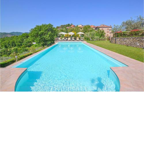 Amazing home in Arezzo with 10 Bedrooms, WiFi and Outdoor swimming pool
