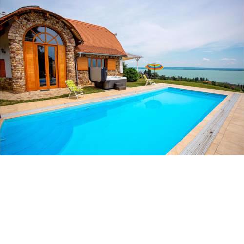 Amazing home in Badacsonytomaj w/ Outdoor swimming pool, Sauna and 3 Bedrooms