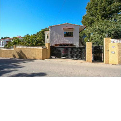 Amazing home in Calp w/ WiFi and 3 Bedrooms