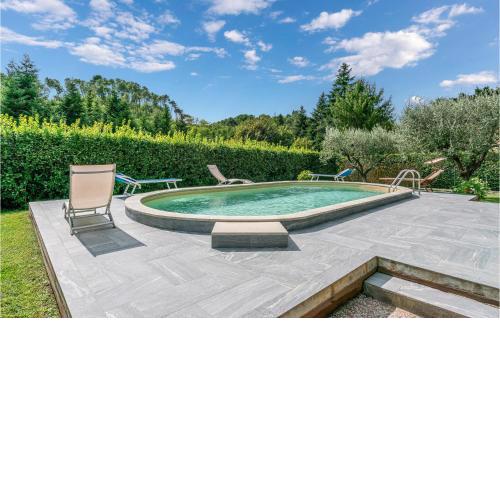 Amazing home in Camaiore with Outdoor swimming pool and 4 Bedrooms