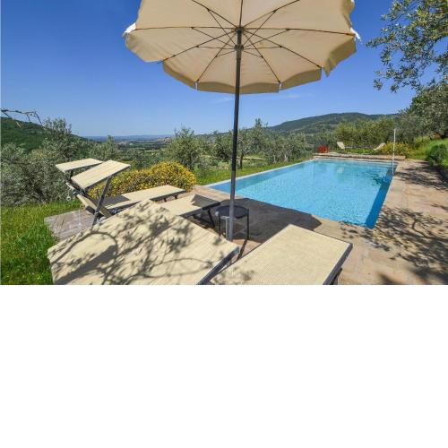 Amazing home in Castiglion Fiorentino with Outdoor swimming pool, WiFi and 3 Bedrooms