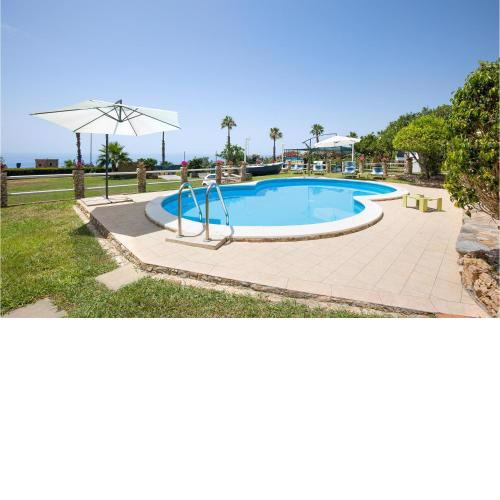 Amazing home in Cittadella del Capo with 4 Bedrooms, Indoor swimming pool and Outdoor swimming pool