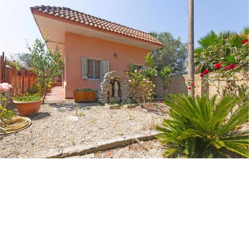 Amazing Home In Cutrofiano With 2 Bedrooms