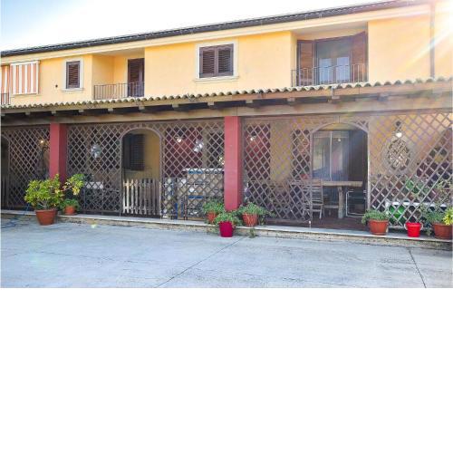 Amazing home in Giarratana with Outdoor swimming pool and 4 Bedrooms