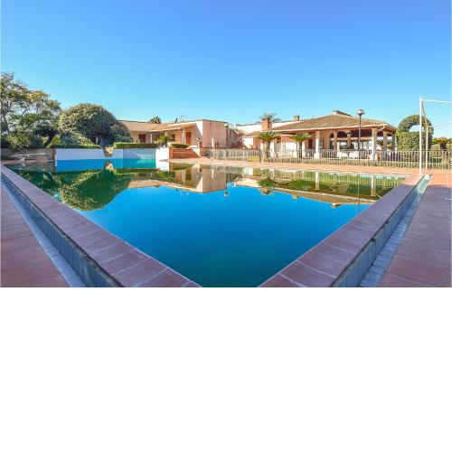 Amazing home in Ispica with WiFi, Private swimming pool and Outdoor swimming pool