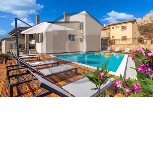 Amazing home in Jurandvor w/ Outdoor swimming pool and 3 Bedrooms