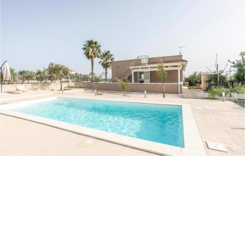 Amazing Home In Kaukana With Outdoor Swimming Pool, Wifi And 2 Bedrooms