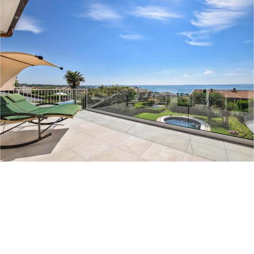 Amazing home in Lazise with 3 Bedrooms, WiFi and Outdoor swimming pool