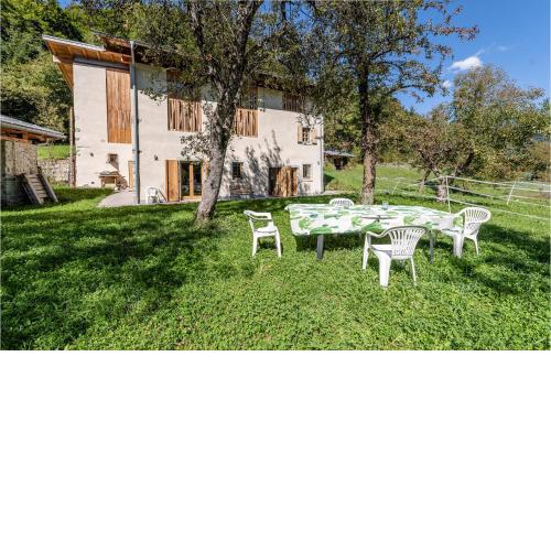 Amazing home in Ledro with WiFi and 3 Bedrooms
