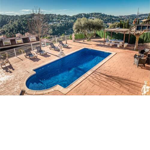 Amazing home in Lloret de Mar with Outdoor swimming pool and 1 Bedrooms