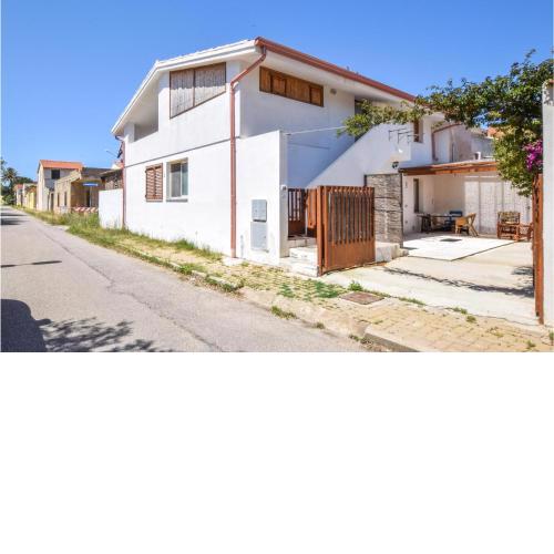 Amazing home in Mandriola with 2 Bedrooms