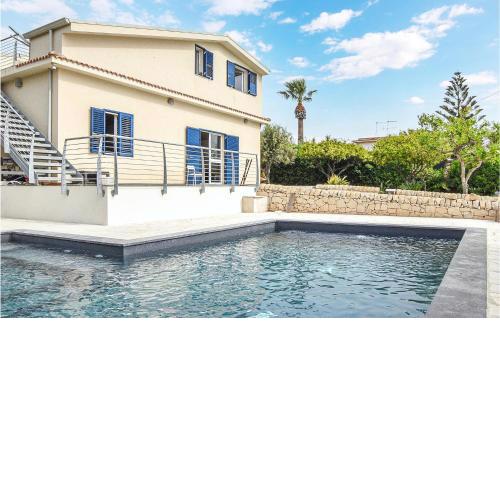 Amazing home in Pescazze with Jacuzzi, WiFi and Outdoor swimming pool