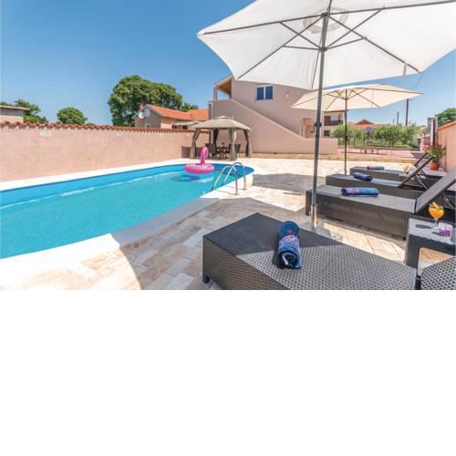 Amazing home in Policnik w/ Outdoor swimming pool and 3 Bedrooms