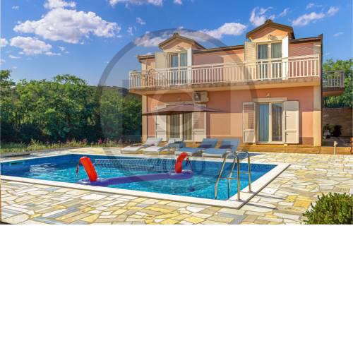 Amazing home in Poljica Imotska w/ Outdoor swimming pool and 4 Bedrooms