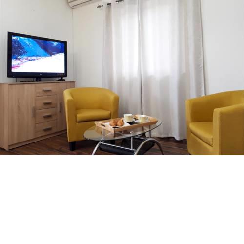 Amazing home in Smokovic w/ Outdoor swimming pool, WiFi and 4 Bedrooms