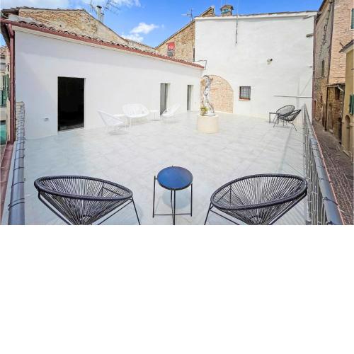 Amazing Home In Staffolo With Wifi And 2 Bedrooms