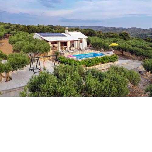 Amazing home in Sutivan w/ Outdoor swimming pool, Outdoor swimming pool and 2 Bedrooms