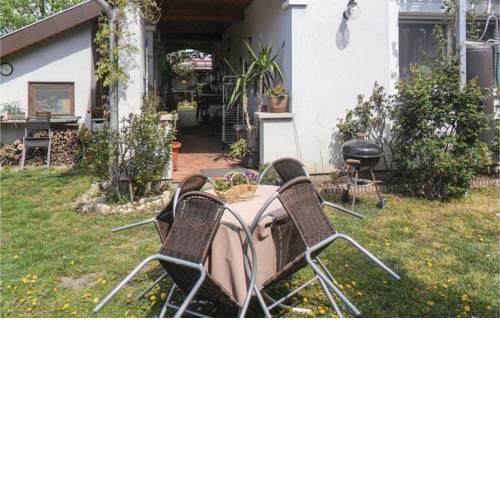 Amazing home in Velence w/ Outdoor swimming pool, WiFi and 2 Bedrooms