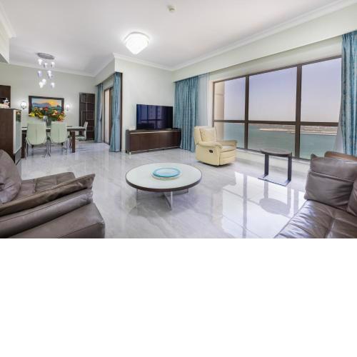 Amazing large sea view 2 bedroom flat