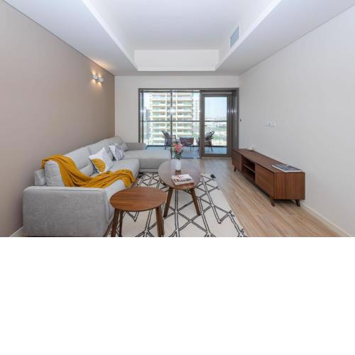 Amazing one bedroom with Balcony Park View Dubai