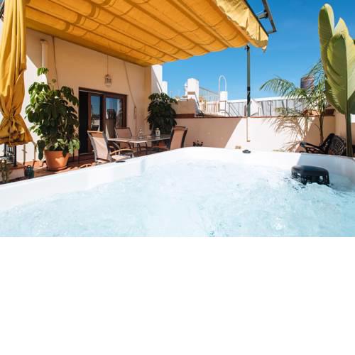 Amazing penthouse-view in Triana Jacuzzi Centro