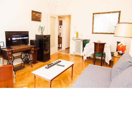 Amazing Renovated apt in Heart of Piraeus!