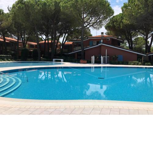 Amazing Residence Swimming Pool - Private Beach Place included by Beahost