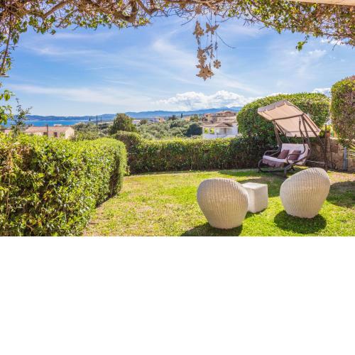 Amazing Sea View Flat with Swimming Pool!