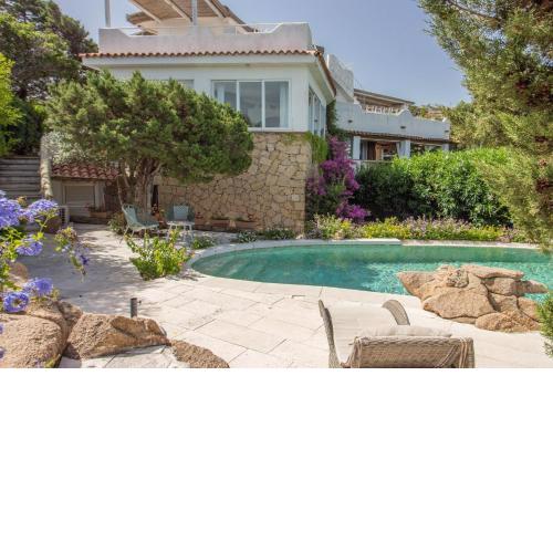 Amazing Sea View Villa - w/ Pool & Parking