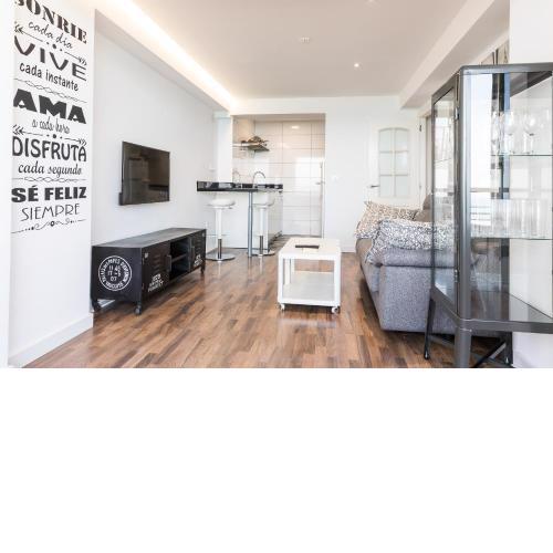 Amazing Sea Views with AC two min beach