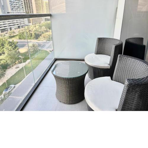 Amazing Stay Park View JVC - Studio with balcony