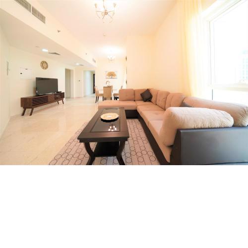 Amazing Stay with balcony in Business Bay