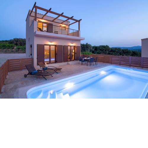 Amazing Views & Sunsets, Stylish Hideaway w Pool