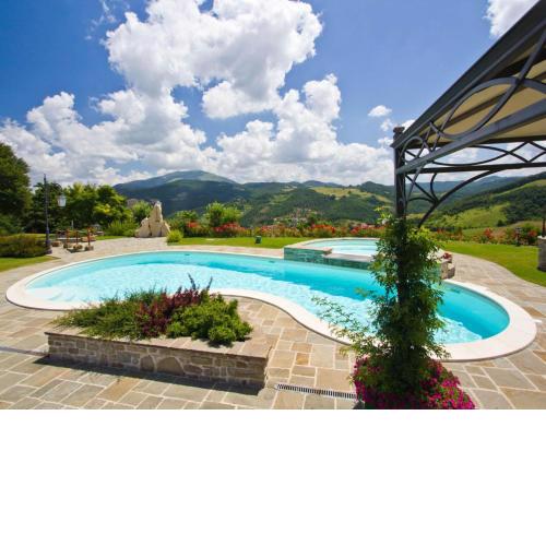 Amazing Villa in Apecchio with Swimming Pool