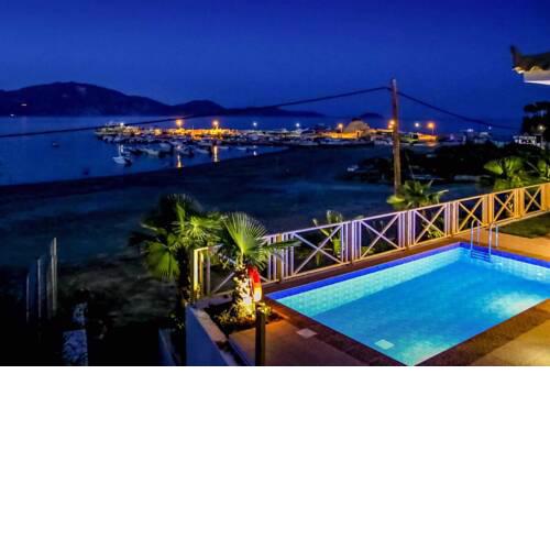 Amazing villa with fantastic beach side location