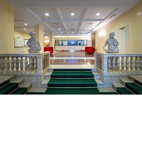 Ambassador Palace Hotel