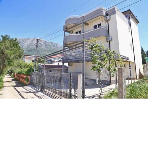 Amela Apartmani