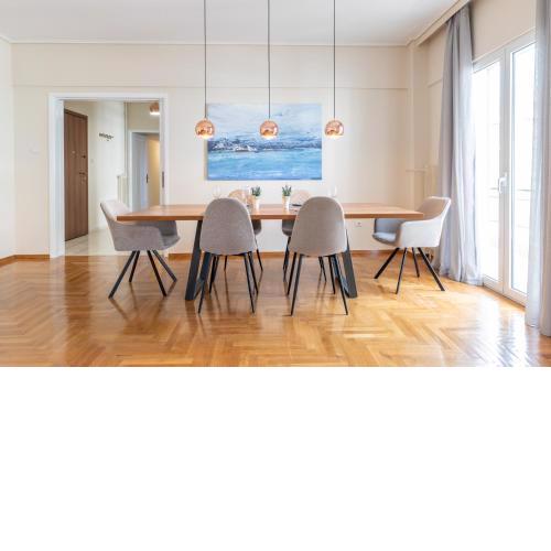 Amfitritis top floor apartment at Palaio Faliro