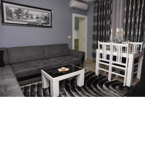 Ami's Apartments