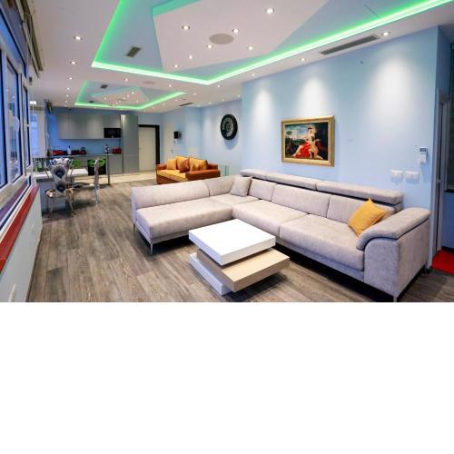 Amis House