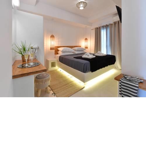 Ammos Luxury Rooms & Home