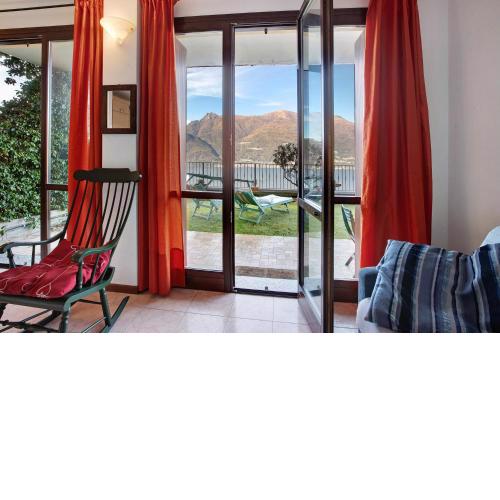 Ampia vista sul lago di Como