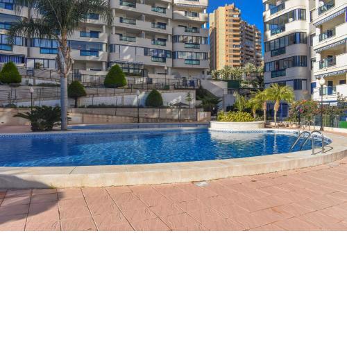 Amplio ático con terraza solarium y piscina comunitaria