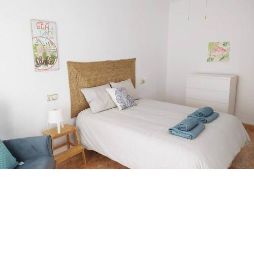 Amplio y céntrico apartamento junto al mar
