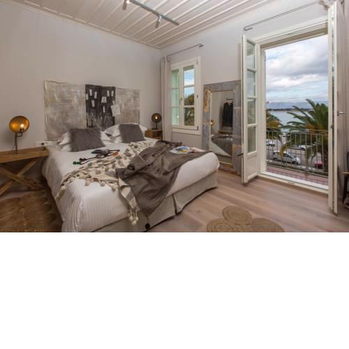 Amymone Suites