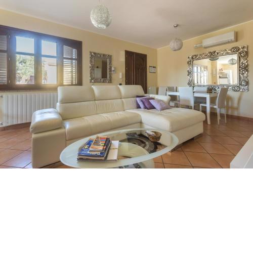 Anaele House Rooms L.T.B.