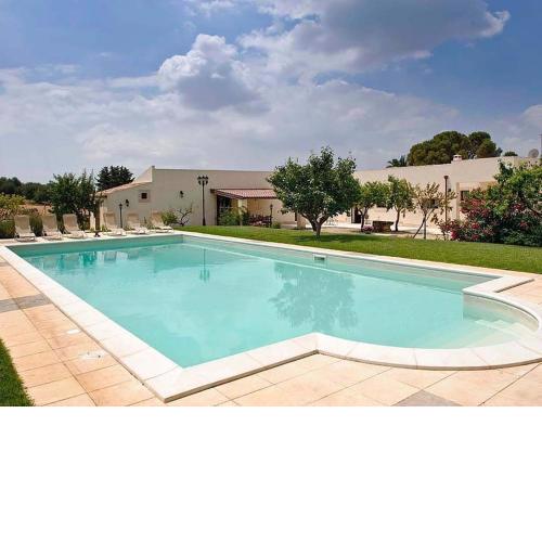 Ancient countryside residence with pool in the heart of the Baroque Sicily