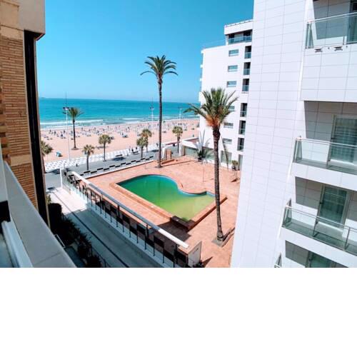 ANCLA AND SEA LEVANTE